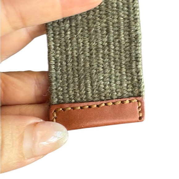 Lucky Brand women’s elastic belt wood buckle green size M / L NWT boho safari - Picture 4 of 7